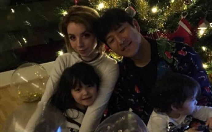 建厚娜恩的妈妈是哪国人