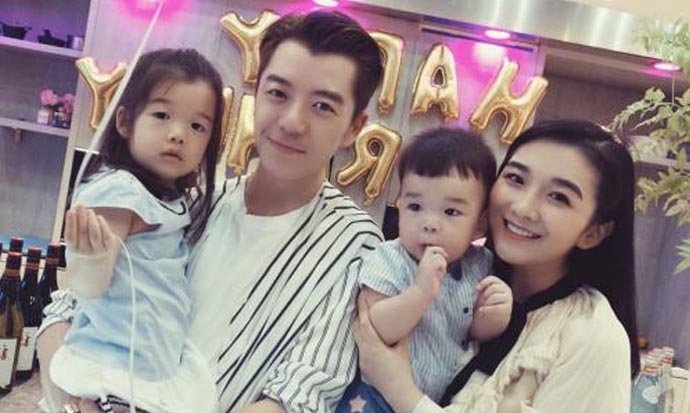 王栎鑫全家共用一张脸