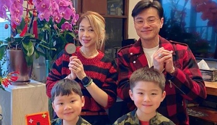 黄浩然一家四口