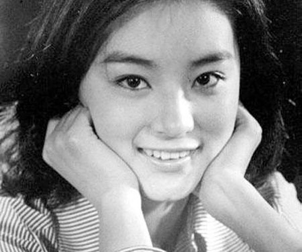 林青霞年轻时最美图片大全 这样的颜值没有几个人能比