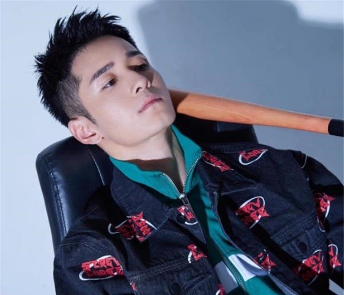 何奉天情感经历