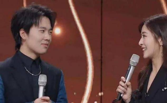 张含韵否认与郭麒麟恋情 这是什么搭配CP 简直不敢想象