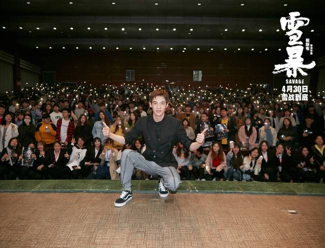 黄觉拍《雪暴》零下42度坚持不喝水 张奕聪留伤疤