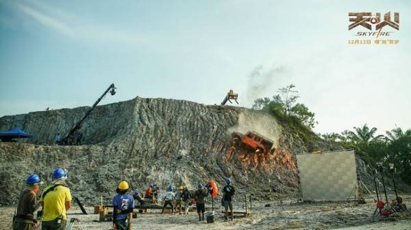 王菊献唱《天火》推广曲 点燃“冬天里的一把火”