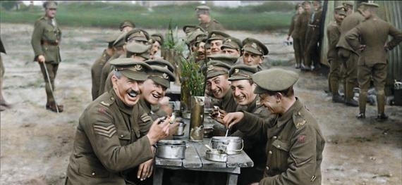 《他们已不再变老》预售开启 “大战当前”片段重现残酷战场