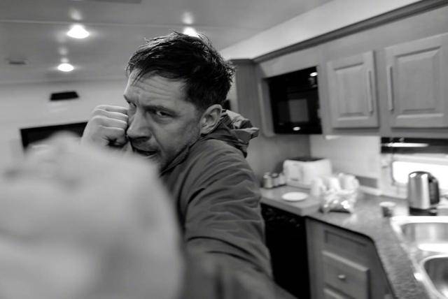 漫威大作《毒液2》曝“汤老师”全新幕后照 帅到模糊冲击力爆棚