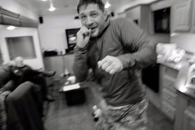 漫威大作《毒液2》曝“汤老师”全新幕后照 帅到模糊冲击力爆棚