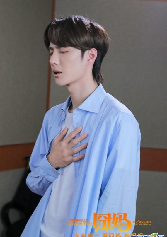 徐峥《囧妈》笑迎新年  王一博《给妈咪》MV 温暖治愈