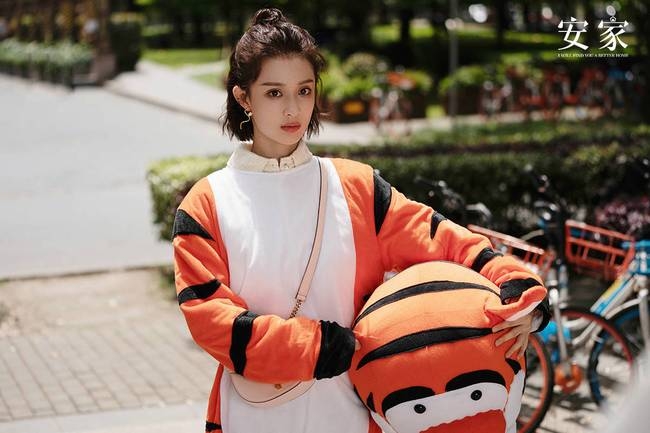 孙佳雨《安家》双台热播 朱闪闪人设引网友热议