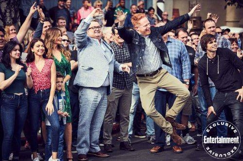 全是眼泪！摩登家庭大结局幕后照