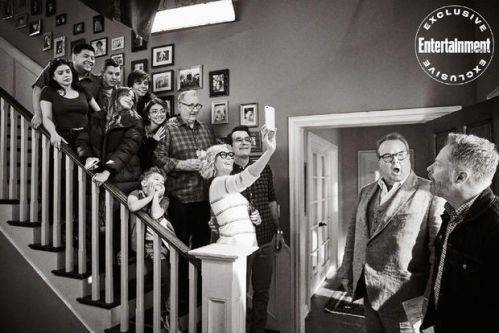 全是眼泪！摩登家庭大结局幕后照