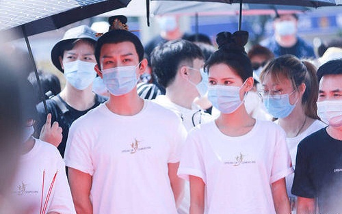 主演成毅张予曦