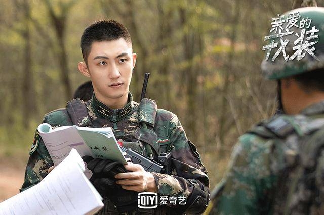 《亲爱的戎装》杀青曝特辑 黄景瑜李沁守护“军装绿”