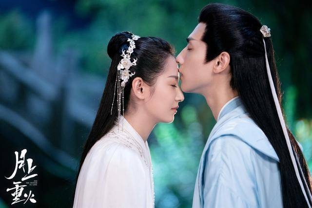 罗云熙陈钰琪《月上重火》持续热播 江湖风云交织情路百折