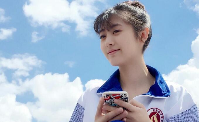 一年级邢菲与高旻睿最萌身高差 邢菲八卦穿吊带被佟大为骂哭