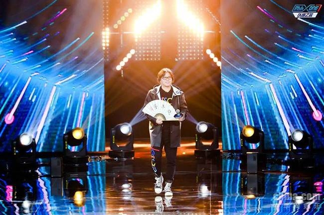 高晓松空降《以团之名》二次公演  赵品霖变身“哭包”