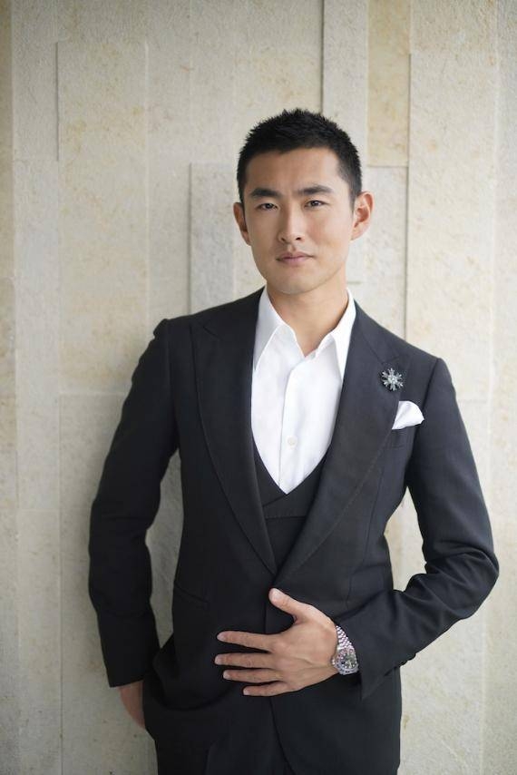 宝藏男孩王彦霖《奔跑吧》首秀 硬核新疆舞火速霸榜