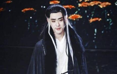 张云雷版杨过撞脸陈赫搞笑又帅气 《欢乐喜剧人5》嗨爆神雕名场面