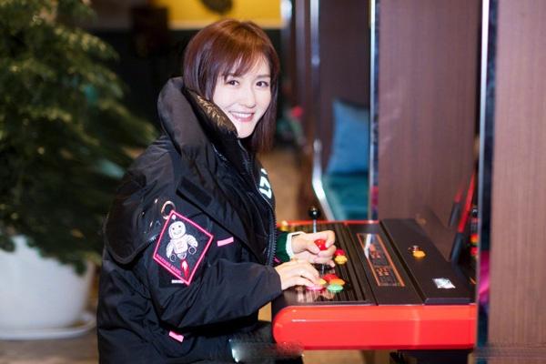 谢娜是哪个学校毕业的 谢娜成立奖学金资助母校贫困生获赞