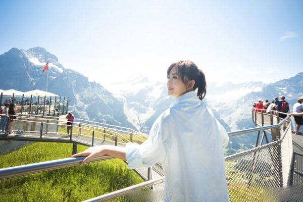 谢娜是哪个学校毕业的 谢娜成立奖学金资助母校贫困生获赞