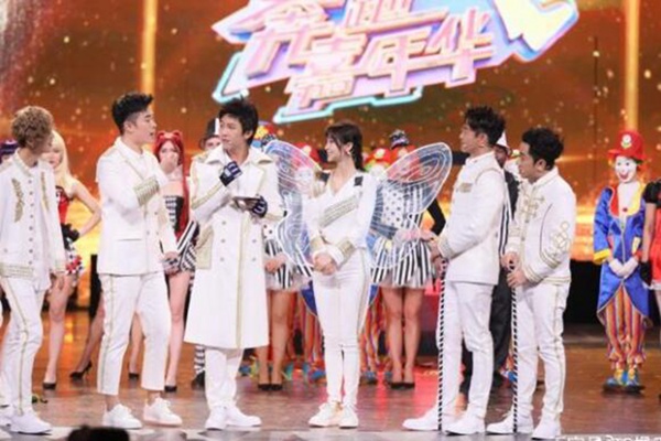 奔跑吧官宣惹关注 邓超陈赫王祖蓝鹿晗退出跑男