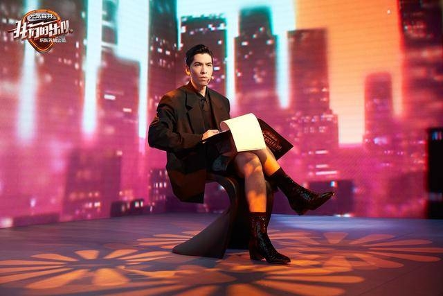 王俊凯“护犊子”现场发飙 谢霆锋遭遇“送命题”