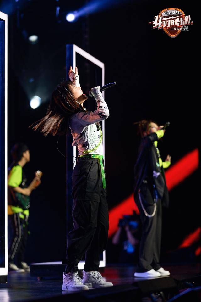 王俊凯“护犊子”现场发飙 谢霆锋遭遇“送命题”