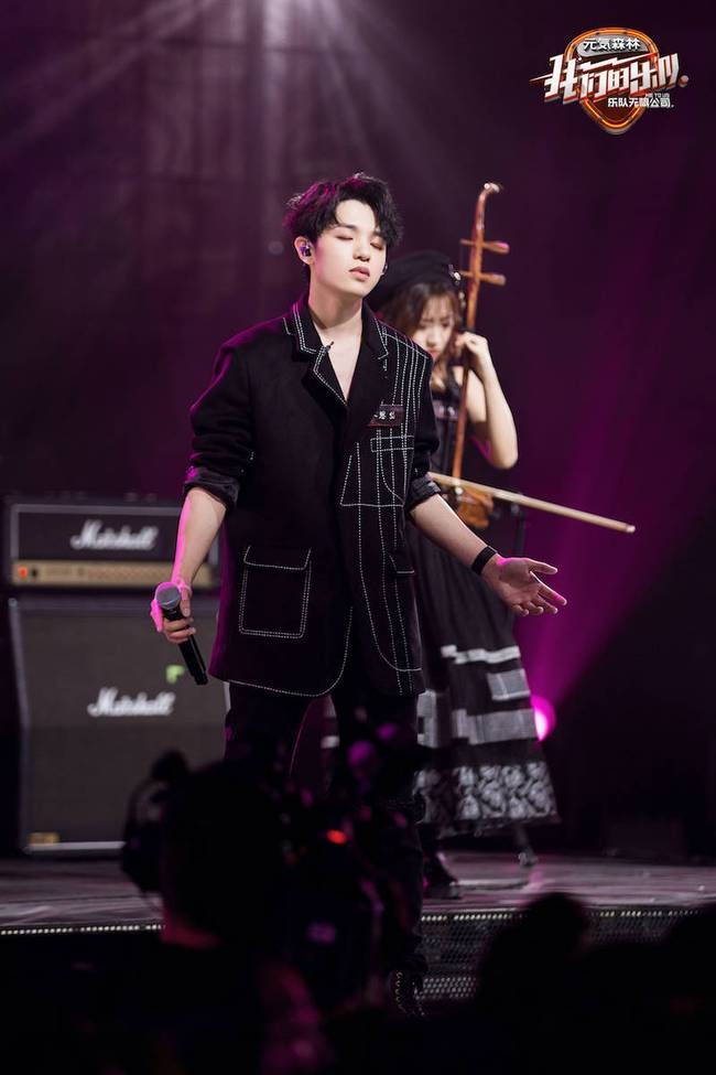 谢霆锋王俊凯出现分歧 萧敬腾和邓紫棋在线Battle