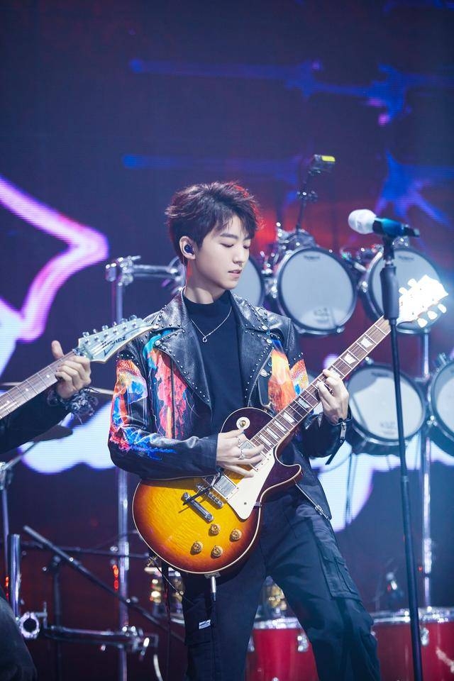 王俊凯原创rap词唱出态度 坚定路途少年无畏