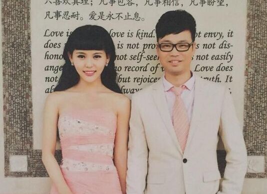 王迅妻子辟谣出轨 王依梓陷整容风波