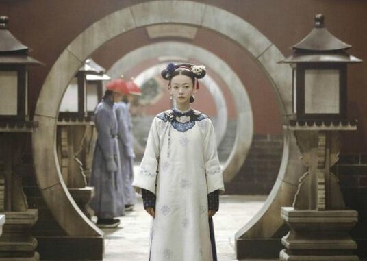 两代令妃同台谁气质好 网友:魏璎珞吴谨言和《还珠》娟子没法比