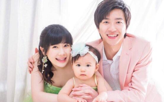 福原爱二胎生子凑成好字 江宏杰儿女双全晒儿子脚丫照