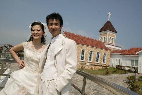 梅婷老公是谁两任丈夫天差地别 梅婷个人资料值得最优秀的男人