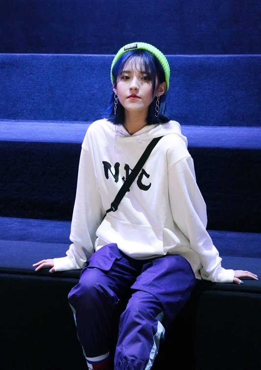 王木男上海时装周专注看秀现场图片4