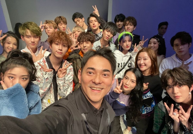 王木男上海时装周专注看秀现场图片5