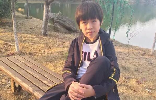 朱佳煜2019的样子