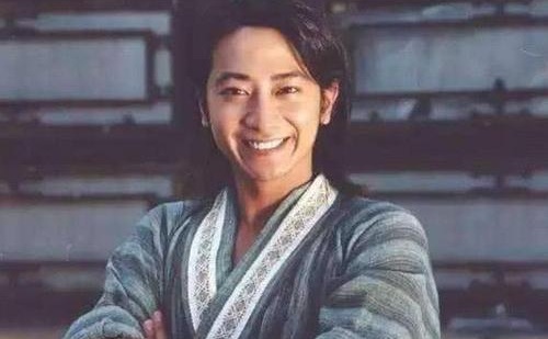 孙耀威的电视剧当年凭借乌龙闯情关开始爆红,这部电视剧虽然已经是很早之前的了