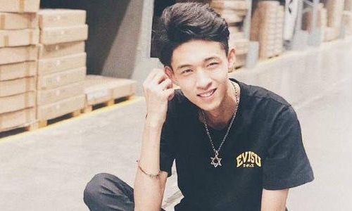 秦霄贤个人资料