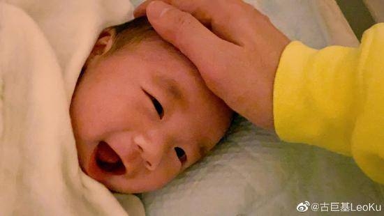 古巨基儿子正面照 港媒曝古巨基太太生子内情