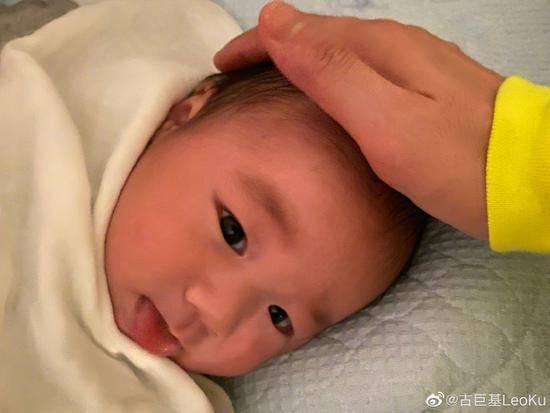 古巨基儿子正面照 港媒曝古巨基太太生子内情