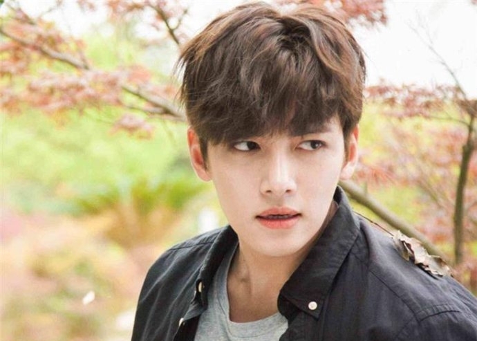 池昌旭的鼻子是不是做过的