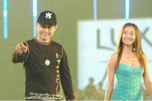 刀郎老婆杨娜照片 是什么样的女人忍心抛夫弃女独自离去