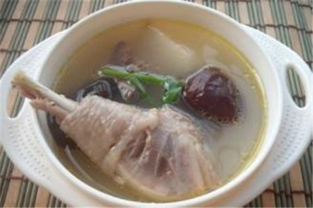 山药炖鸡汤