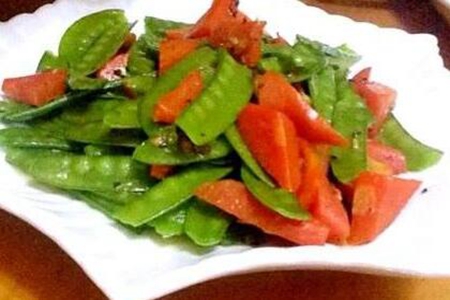 胡萝卜炒荷兰豆