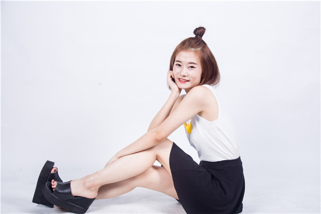 三角梅花语 冬春季节绽开红红火火之花给人如此之感