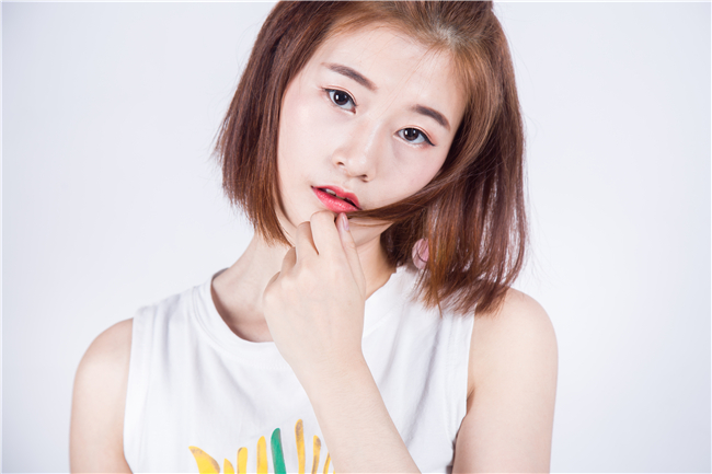 三角梅花语 冬春季节绽开红红火火之花给人如此之感