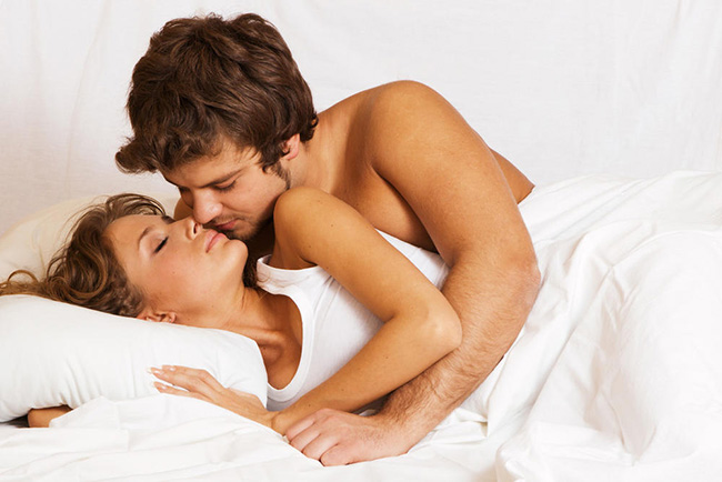 女人想睡男人的表现 5大暗意显露她渴求你来填补空虚